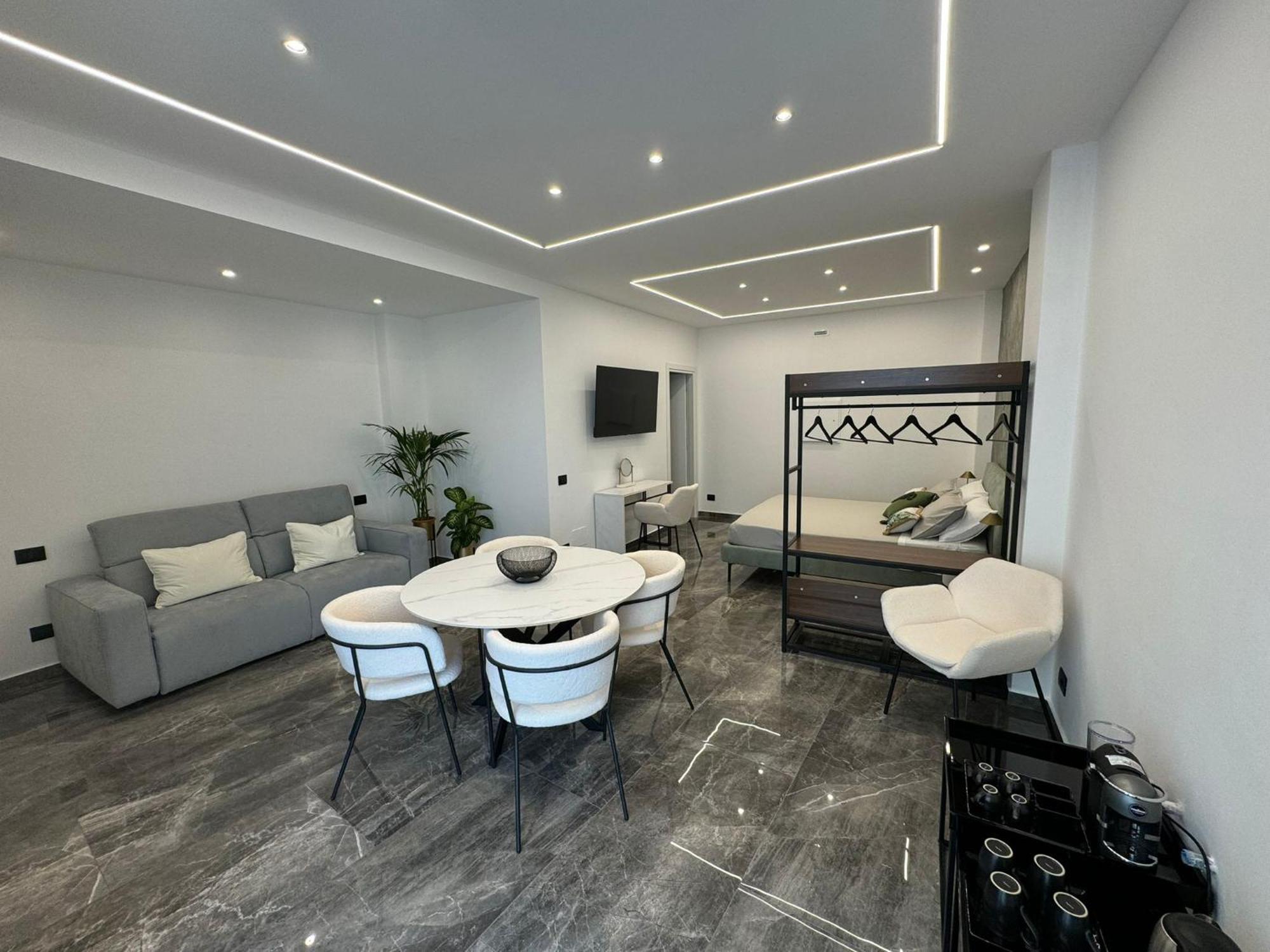 Gra' Suite Deluxe Terrasini Eksteriør billede