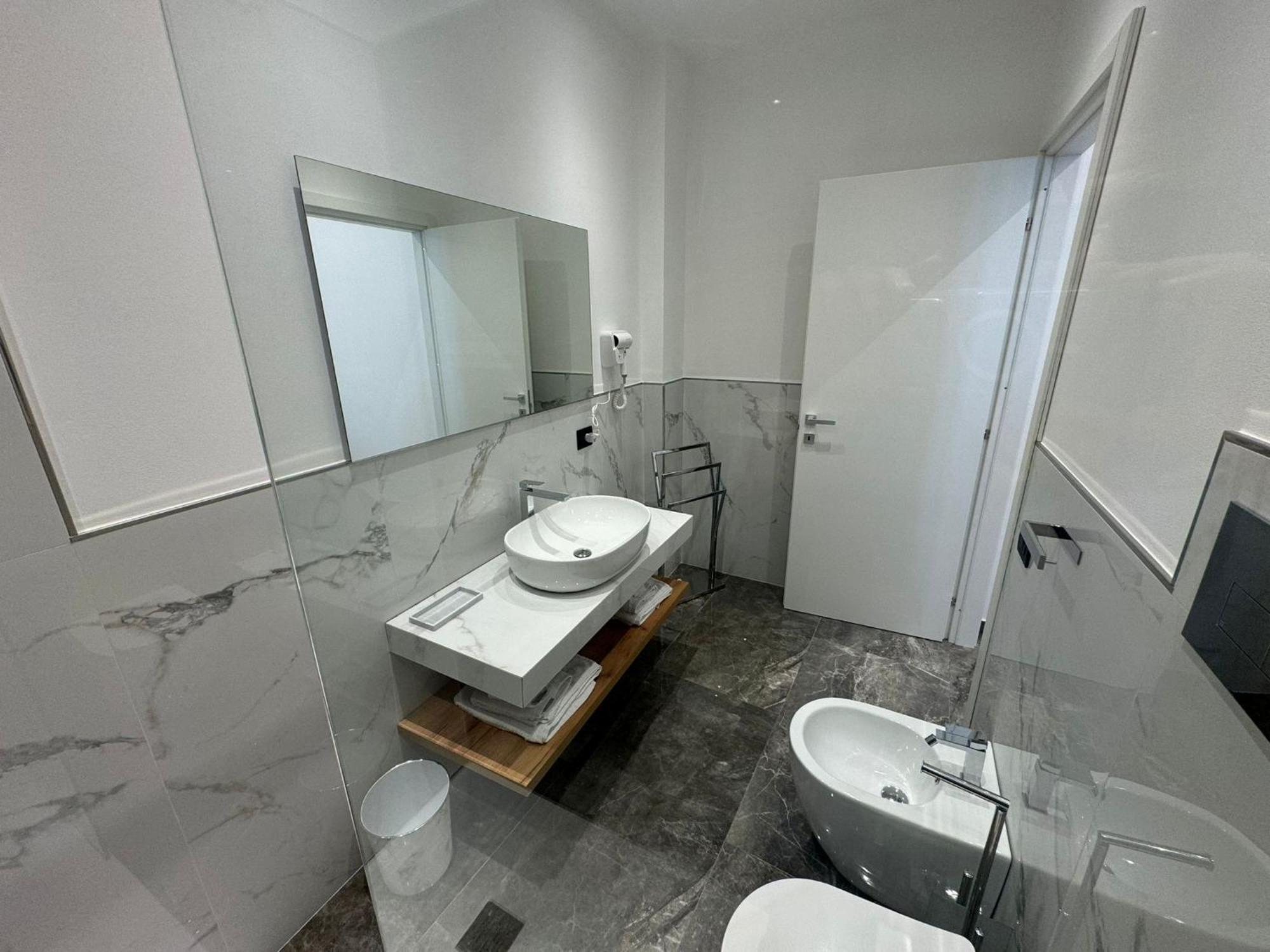 Gra' Suite Deluxe Terrasini Eksteriør billede